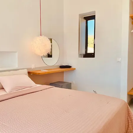 Spiti Su In Paros - Naousa Piscina Privata アベラス