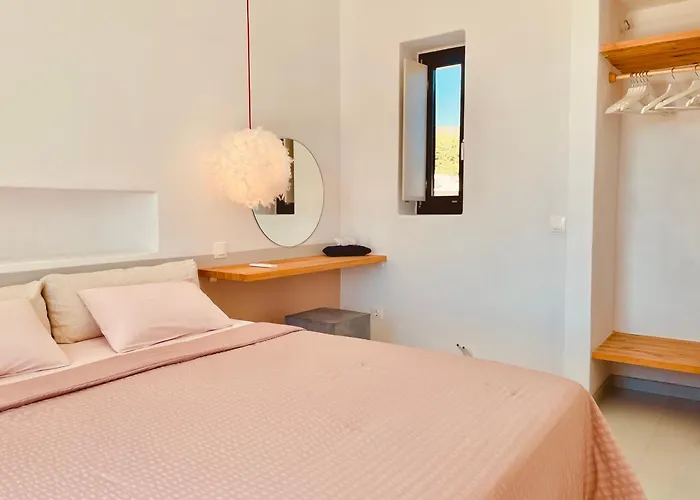 Spiti Su In Paros - Naousa Piscina Privata Ambelász